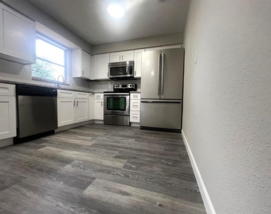 1409 Cadillac Drive - Photo Thumbnail 22