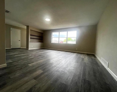 1409 Cadillac Drive - Photo Thumbnail 24