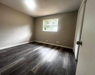1409 Cadillac Drive - Photo Thumbnail 19