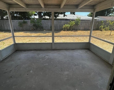 1409 Cadillac Drive - Photo Thumbnail 17