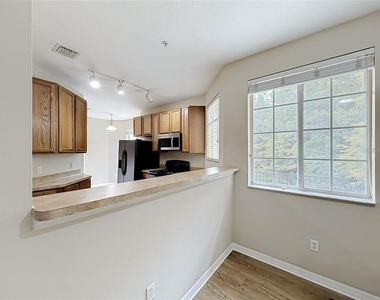 10703 Regent Square Drive - Photo Thumbnail 7