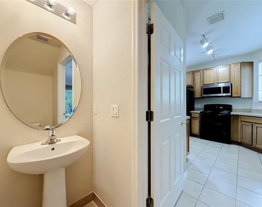 10703 Regent Square Drive - Photo Thumbnail 18