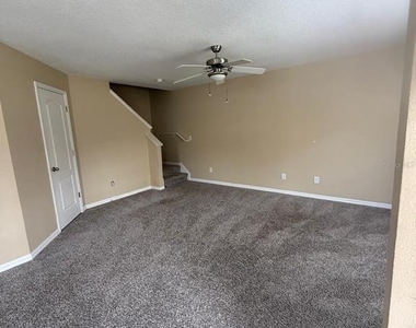 302 Belvedere Way - Photo Thumbnail 6