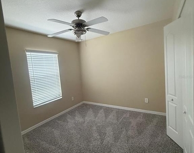 302 Belvedere Way - Photo Thumbnail 7