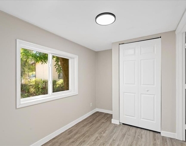 1576 S Washington Avenue - Photo Thumbnail 8
