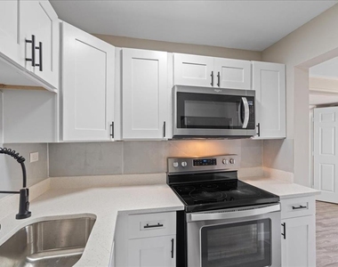 1576 S Washington Avenue - Photo Thumbnail 7