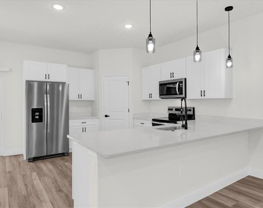 13592 Sw 40 Circle - Photo Thumbnail 4