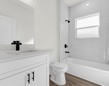 13592 Sw 40 Circle - Photo Thumbnail 14