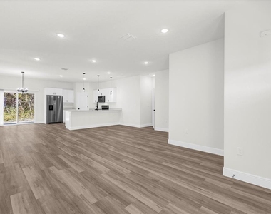 13592 Sw 40 Circle - Photo Thumbnail 2