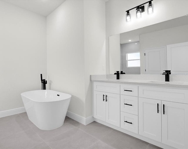 13592 Sw 40 Circle - Photo Thumbnail 12