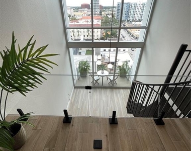 150 E Robinson Street - Photo Thumbnail 21