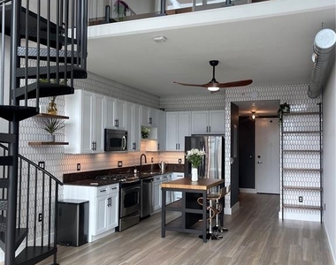 150 E Robinson Street - Photo Thumbnail 12