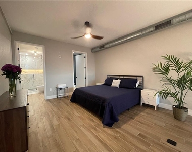 150 E Robinson Street - Photo Thumbnail 28