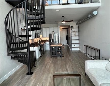 150 E Robinson Street - Photo Thumbnail 15
