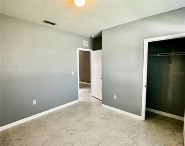 1437 Wallace Manor Pass - Photo Thumbnail 7