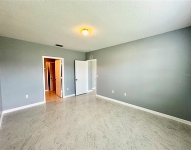 1437 Wallace Manor Pass - Photo Thumbnail 27