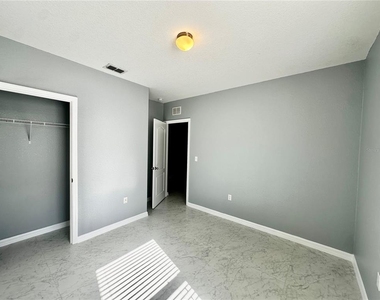 1437 Wallace Manor Pass - Photo Thumbnail 13