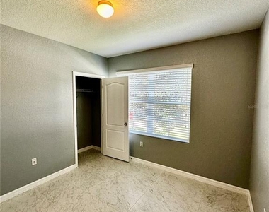 1437 Wallace Manor Pass - Photo Thumbnail 6