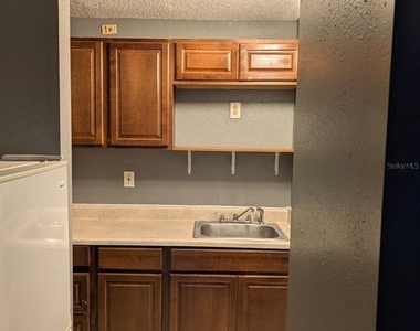 7900 S Orange Blossom Trail - Photo Thumbnail 5