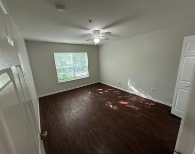 6593 Queens Borough Avenue - Photo Thumbnail 10