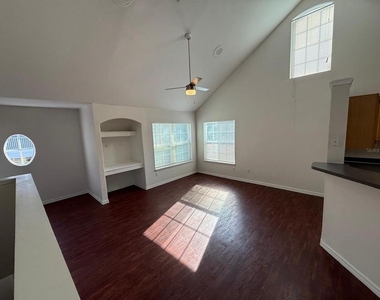 6593 Queens Borough Avenue - Photo Thumbnail 2