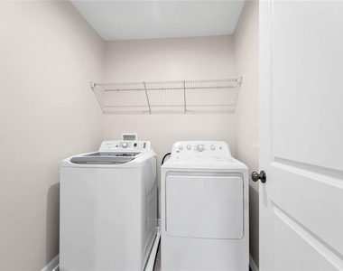3800 Fescue Street - Photo Thumbnail 29