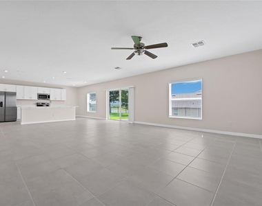 3800 Fescue Street - Photo Thumbnail 2