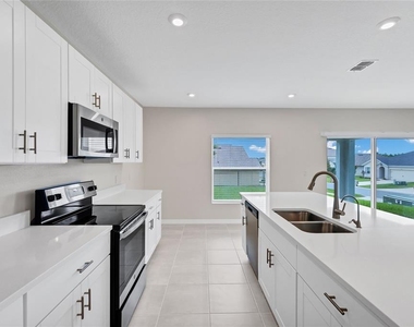 3800 Fescue Street - Photo Thumbnail 7