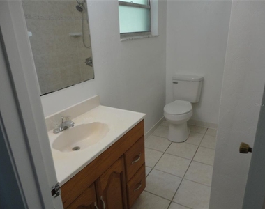 10212 Nw 6th Place - Photo Thumbnail 16