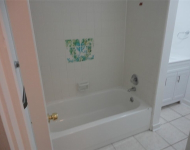 10212 Nw 6th Place - Photo Thumbnail 10