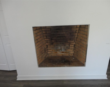 10212 Nw 6th Place - Photo Thumbnail 5