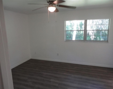 10212 Nw 6th Place - Photo Thumbnail 15