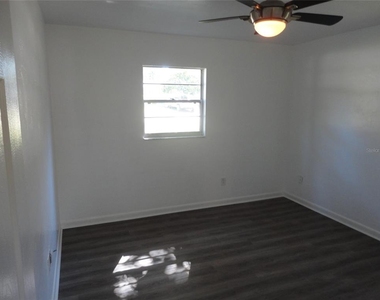 10212 Nw 6th Place - Photo Thumbnail 14