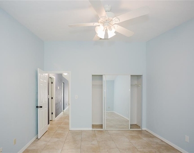 3915 Nw 7th Place - Photo Thumbnail 37