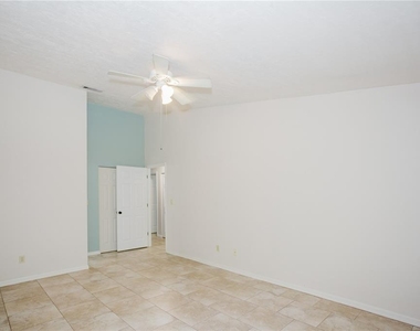 3915 Nw 7th Place - Photo Thumbnail 29