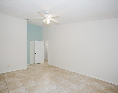 3915 Nw 7th Place - Photo Thumbnail 30