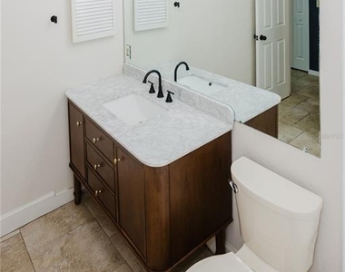 3915 Nw 7th Place - Photo Thumbnail 21