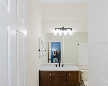 3915 Nw 7th Place - Photo Thumbnail 19