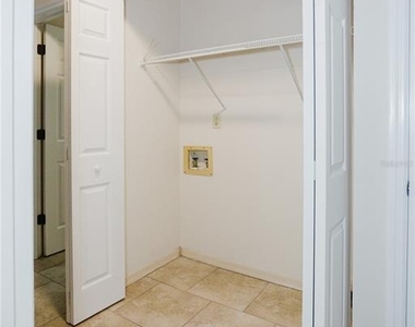 3915 Nw 7th Place - Photo Thumbnail 22