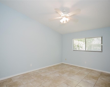 3915 Nw 7th Place - Photo Thumbnail 35
