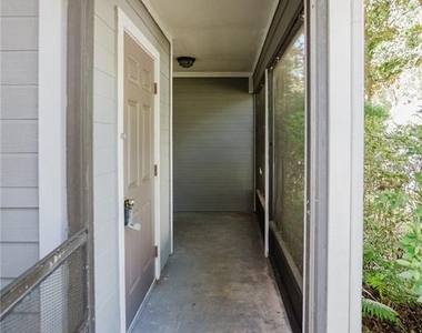 3915 Nw 7th Place - Photo Thumbnail 2