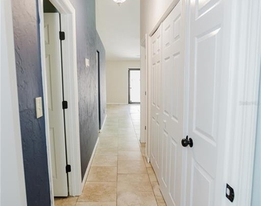 3915 Nw 7th Place - Photo Thumbnail 38