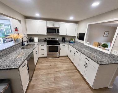 8628 Magnolia Drive - Photo Thumbnail 6