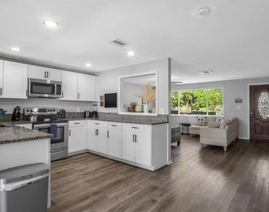 8628 Magnolia Drive - Photo Thumbnail 4