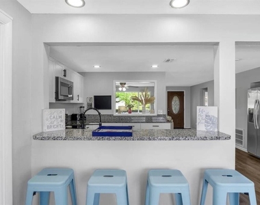 8628 Magnolia Drive - Photo Thumbnail 7