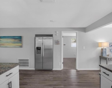 8628 Magnolia Drive - Photo Thumbnail 8