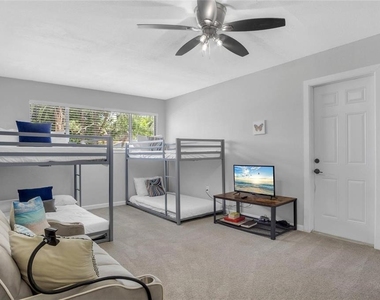 8628 Magnolia Drive - Photo Thumbnail 22
