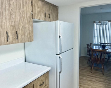 6110 Coral Way - Photo Thumbnail 7