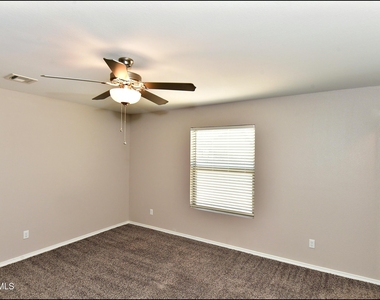 963 Aircoupe Way - Photo Thumbnail 23