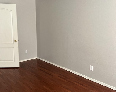 12628 Setting Sun Drive - Photo Thumbnail 19